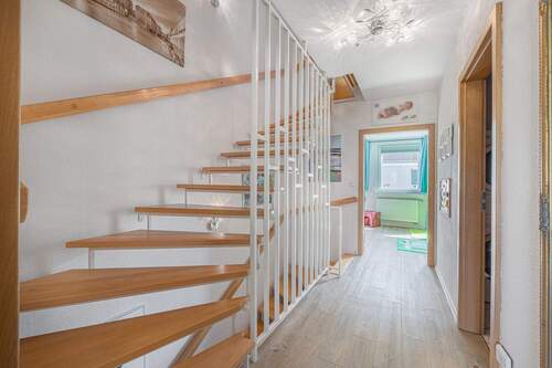 Treppe - 4 Zimmer Reihenmittelhaus zum Kaufen in Hamburg