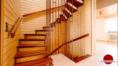 Treppenhaus - Mehrfamilienhaus, Wohnhaus mit 107,00 m&sup2; in Schwabach zum Kaufen