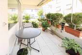 Balkon - Urban Wohnen in zentraler Lage: 4 Zi-WHG mit großen Balkon und TG-Stellplatz
