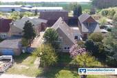 Blick aus der Luft - Idyllisches Hofensemble mit 2.453 m² Grundstück - perfekt für Individualisten und Macher