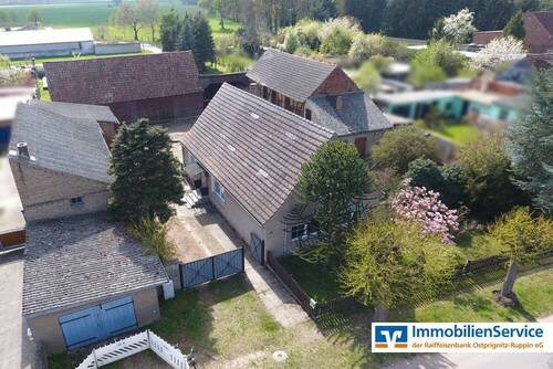 Blick aus der Luft - 4 Zimmer Bauernhaus, Landhaus zum Kaufen in Wusterhausen Lögow