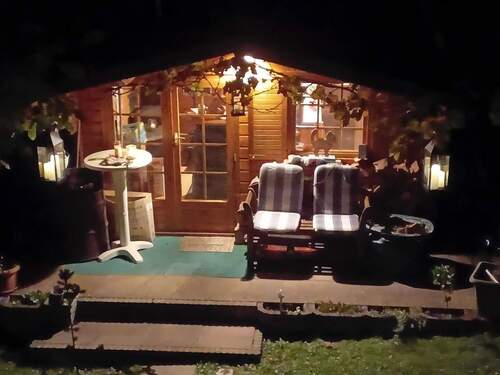 Gartenhütte bei Nacht - 