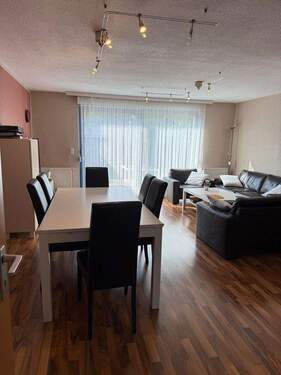 Wohn- und Esszimmer - 5 Zimmer Reihenendhaus zum Kaufen in Duisburg