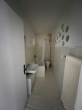 Badezimmer Whg. vorne - Mehrfamilienhaus, Wohnhaus mit 150,00 m&sup2; in Zeven zum Kaufen