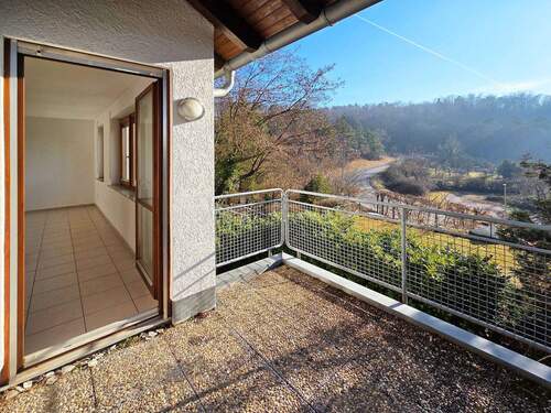 Schöner, sonniger Balkon mit toller Aussicht - 2 Zimmer Etagenwohnung zum Kaufen in Leonberg