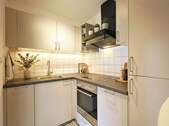Moderne Einbauküche - 2 Zimmer Etagenwohnung in Leonberg