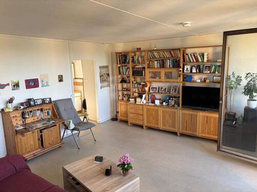 Wohnzimmer - Helle Etagenwohnung mit Loggia in Göttingen