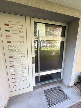 Eingang - Etagenwohnung mit 45,00 m&sup2; in Frankfurt am Main zum Kaufen