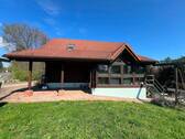 Seitenansicht mit Carport - 