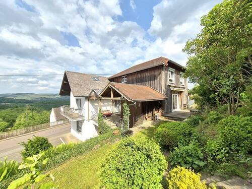 Dreifamilienhaus - 