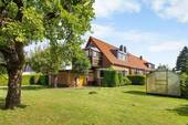 Außenansicht - Charmante Doppelhaushälfte mit Potenzial - 169 m² Wohnfläche auf traumhaftem Grundstück!