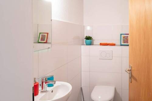 Gäste-WC im Hanggeschoss - 