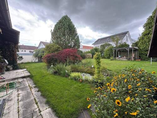 Blick in den Garten - 5 Zimmer Einfamilienhaus zum Kaufen in Mering