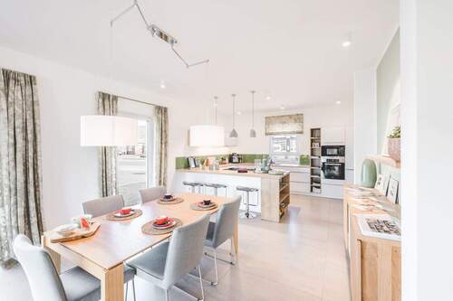 Offene Küche mit Essbereich - 