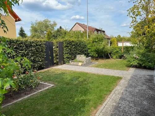 Garten auf der Norden - 5 Zimmer Doppelhaushälfte in Neuendettelsau