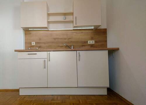 Einbauküche - Etagenwohnung mit 24,50 m² in Dresden zur Miete