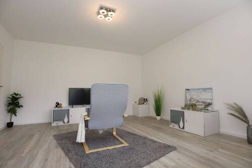 Wohnzimmer - 3 Zimmer Etagenwohnung zum Kaufen in Ludwigshafen am Rhein