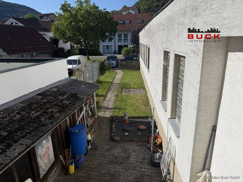 Blick in den Garten - 5 Zimmer Einfamilienhaus in Deggingen