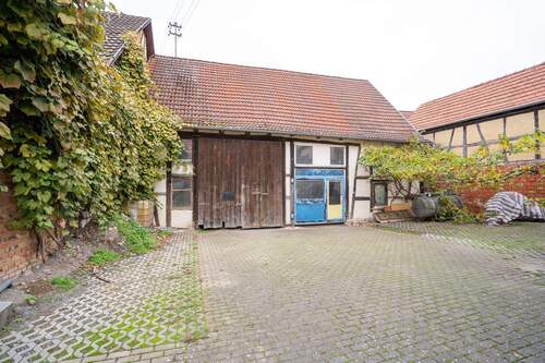 Blick auf Scheune - 