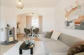Wohnzimmer - Ihr neues Wohlfühlnest: Gepflegtes Reihenhaus in ruhiger Lage - bezugsbereit & provisionsfrei!