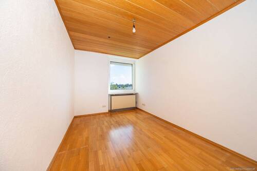Kinder-/ Arbeitszimmer - 