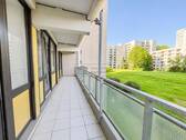Großer Balkon - Bezugsfrei in Köln-Junkersdorf: 3,5 Zimmer mit großem Balkon und TG-Stellplatz