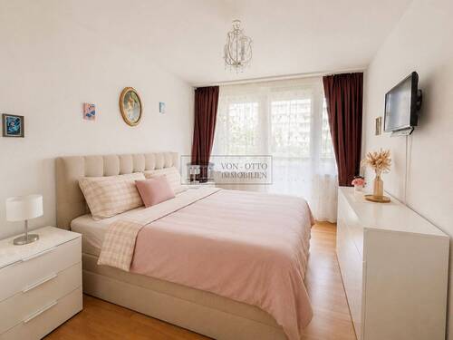 Schlafzimmer - 3 Zimmer Etagenwohnung zum Kaufen in Köln