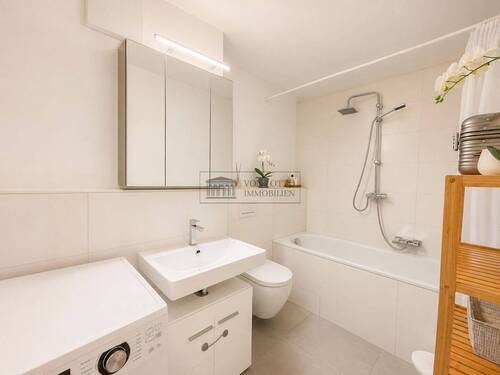 Badezimmer - Etagenwohnung mit 91,00 m&sup2; in Köln zum Kaufen