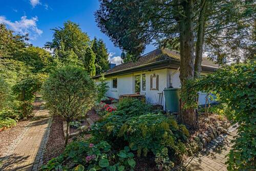 Außenbereich - Hochwertiges Wohnen auf einer Ebene - Bungalow mit Wohlfühlgarten in ruhiger Sackgassenlage