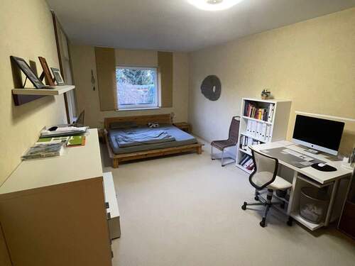 Großes Schlafzimmer im EG - 