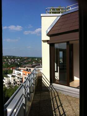 Kleine Terrasse - Terrassenwohnung mit 94,00 m² in Stuttgart zur Miete
