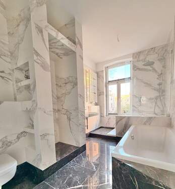 Bad, Wanne, Dusche, Fenster.jpg - 