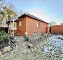Ruhig gelegener Bungalow mit Vollkeller und beheiztem Wintergarten in Luttmersen - Neustadt am Rübenberge-Luttmersen