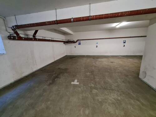 Tiefgaragen Stellplatz - 