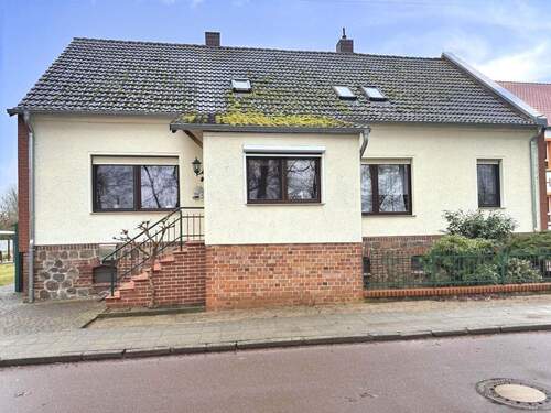 Vorderseite - 5 Zimmer Einfamilienhaus zum Kaufen in Parchen