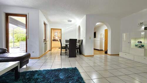 Bild 2 - 4 Zimmer Etagenwohnung in Waldshut-Tiengen