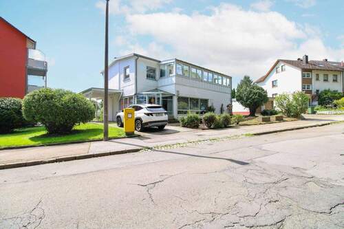 Außenansicht - 5 Zimmer Mehrfamilienhaus, Wohnhaus zum Kaufen in Villingen-Schwenningen