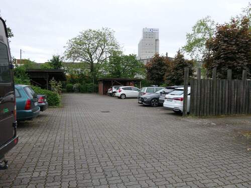 Zufahrt Parkplätze - 2 Zimmer Etagenwohnung in Weil am Rhein