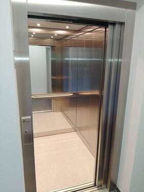 Aufzug zur Tiefgarage - 2 Zimmer Etagenwohnung in Schloß Holte-Stukenbrock