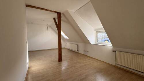 Wohnen - 4 Zimmer Etagenwohnung zur Miete in Bad Salzdetfurth