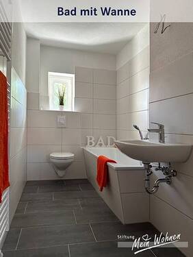 Bad mit Wanne - 