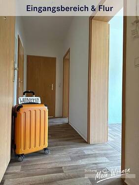 Eingangsbereich und Flur - 3 Zimmer Etagenwohnung zur Miete in Halle