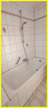 Bad mit Wanne - 