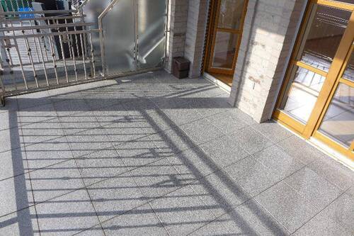 sonniger Balkon - 