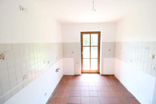 Küche mit Terrassenzugang - Doppelhaushälfte mit 169,90 m² in Schäftlarn zum Kaufen
