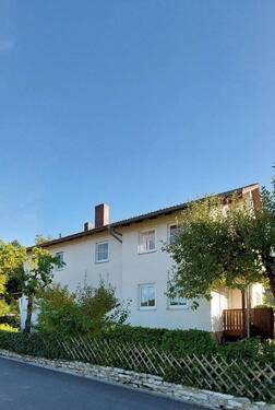 Hausansicht - 7 Zimmer Mehrfamilienhaus, Wohnhaus in Amberg