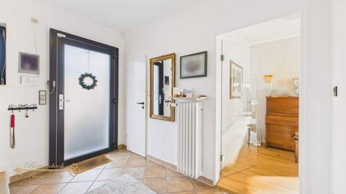 Eingangsbereich - 5 Zimmer Einfamilienhaus zum Kaufen in Lilienthal-Butendiek