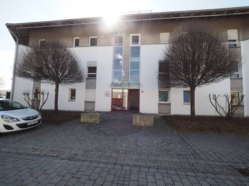 Ansicht Haus - Sonnige Dachterrassenwohnung mit Wohlfühlcharakter in Gerzen