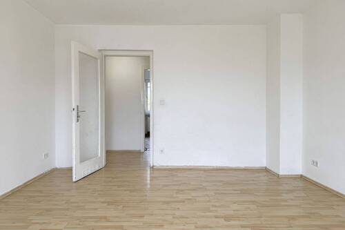 Wohnzimmer - 3 Zimmer Einfamilienhaus zum Kaufen in Nürnberg