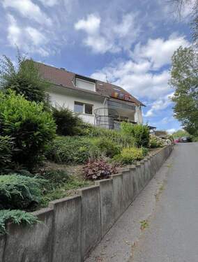 Bild 1 - Gemütliche 3-Zimmer-Dachgeschosswohnung in ruhiger Lage mit Waldblick